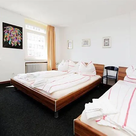 Goldener Hahn فندق