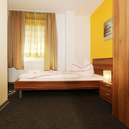Otel Goldener Hahn