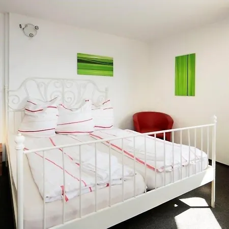 Hotell Goldener Hahn 2*