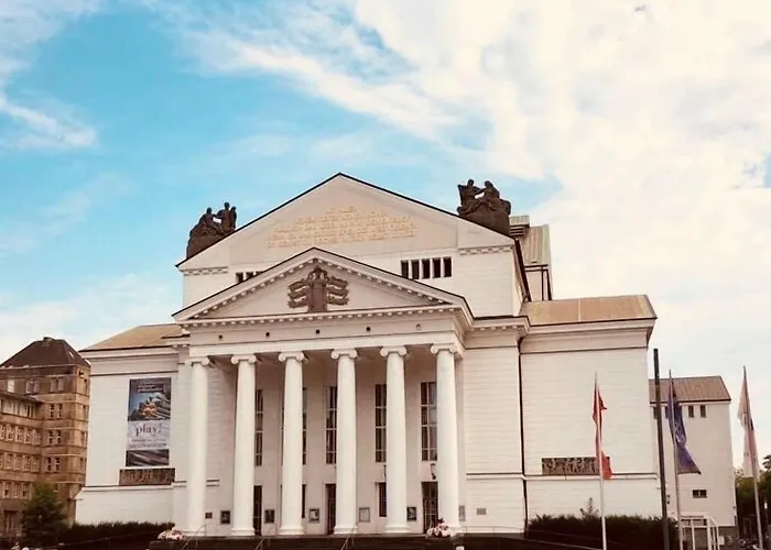 Hotel Goldener Hahn 2*