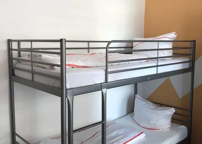 Hotel Goldener Hahn 2*