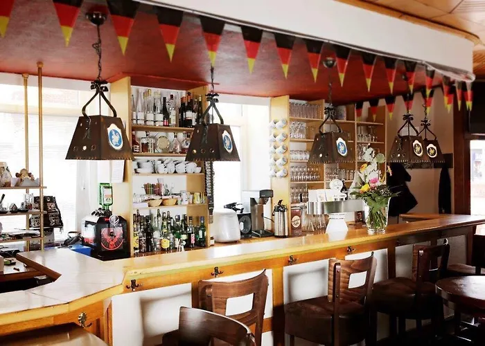 מלון Goldener Hahn 2*