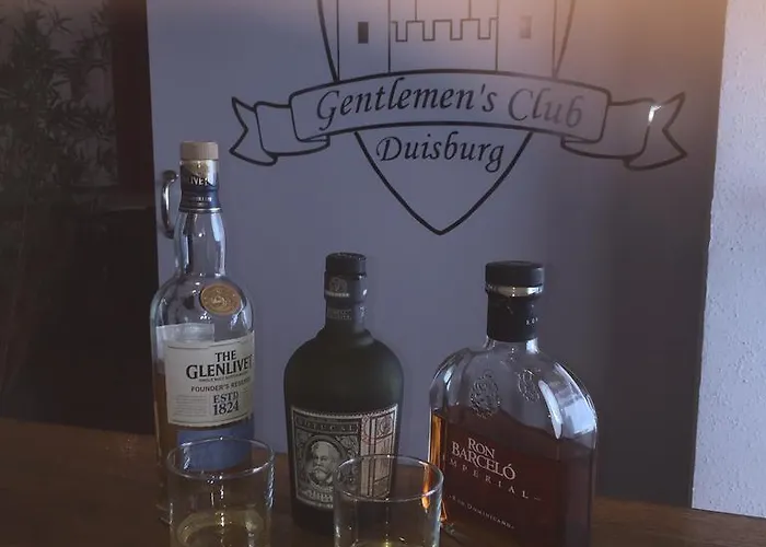 מלון Goldener Hahn