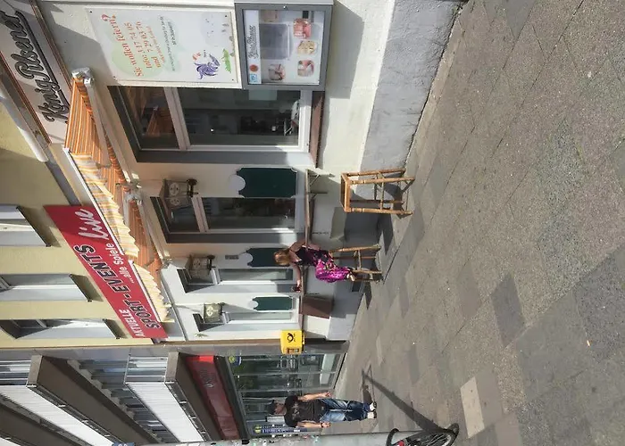 Hotel Goldener Hahn 2*